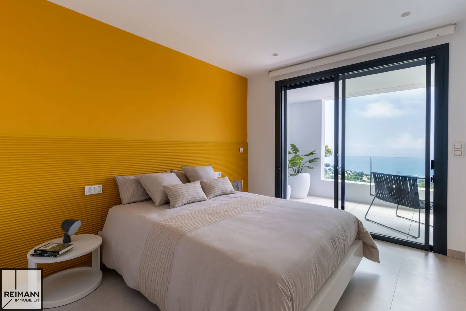 Bezugsfertige Luxus-Villa an der Mittelmeerküste in der Provinz Alicante (Spanien)