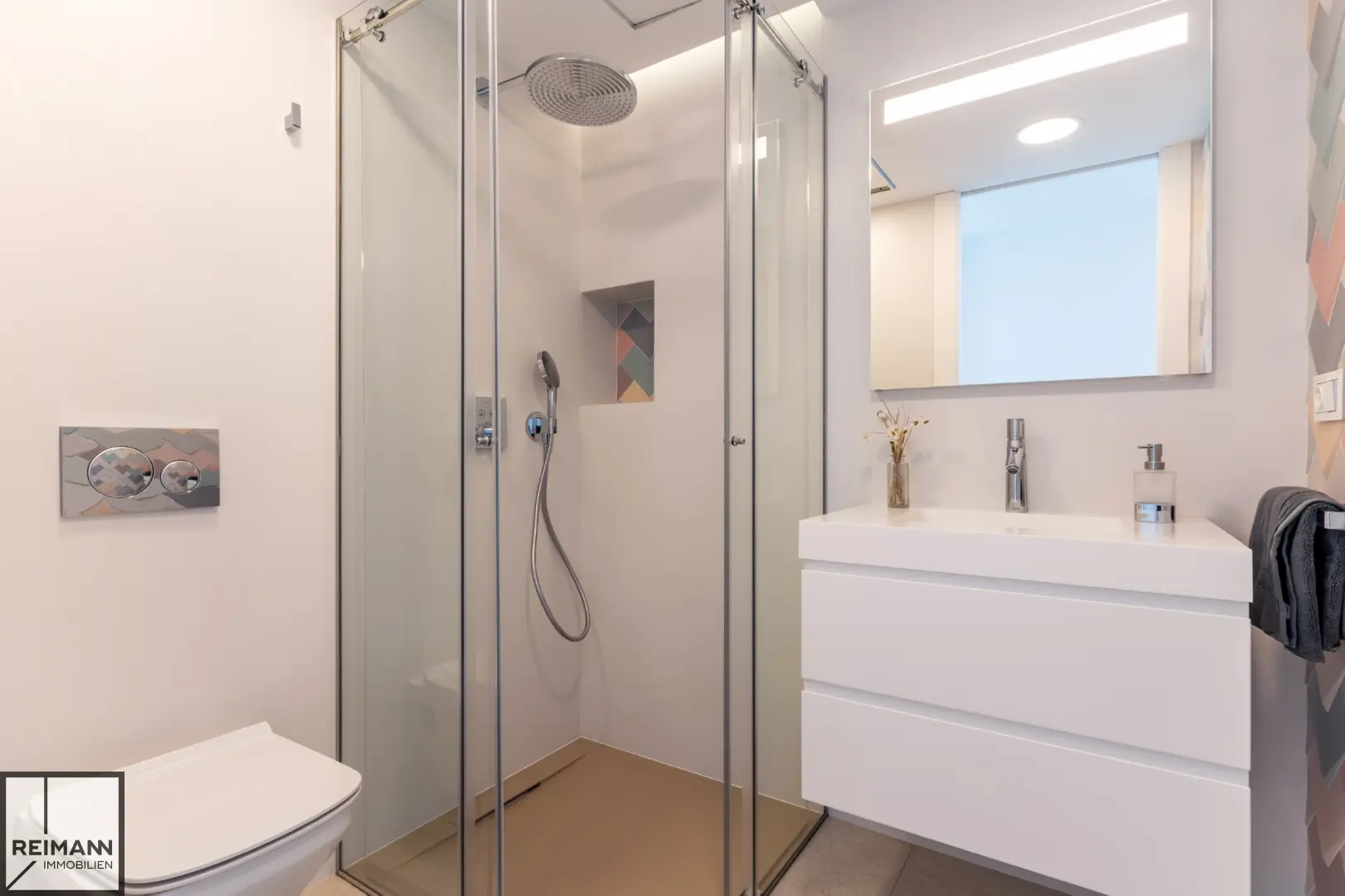 Bezugsfertige Luxus-Villa an der Mittelmeerküste in der Provinz Alicante (Spanien)