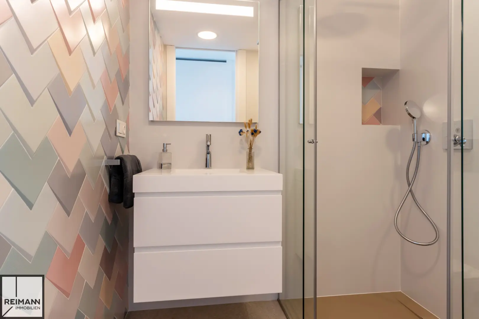 Bezugsfertige Luxus-Villa an der Mittelmeerküste in der Provinz Alicante (Spanien)