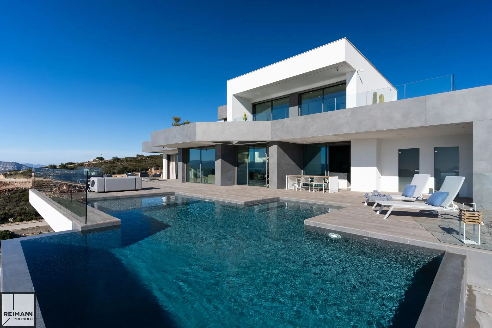 Luxus-Villa mit spektakulärem Mittelmeerblick in der Provinz Alicante (Spanien)