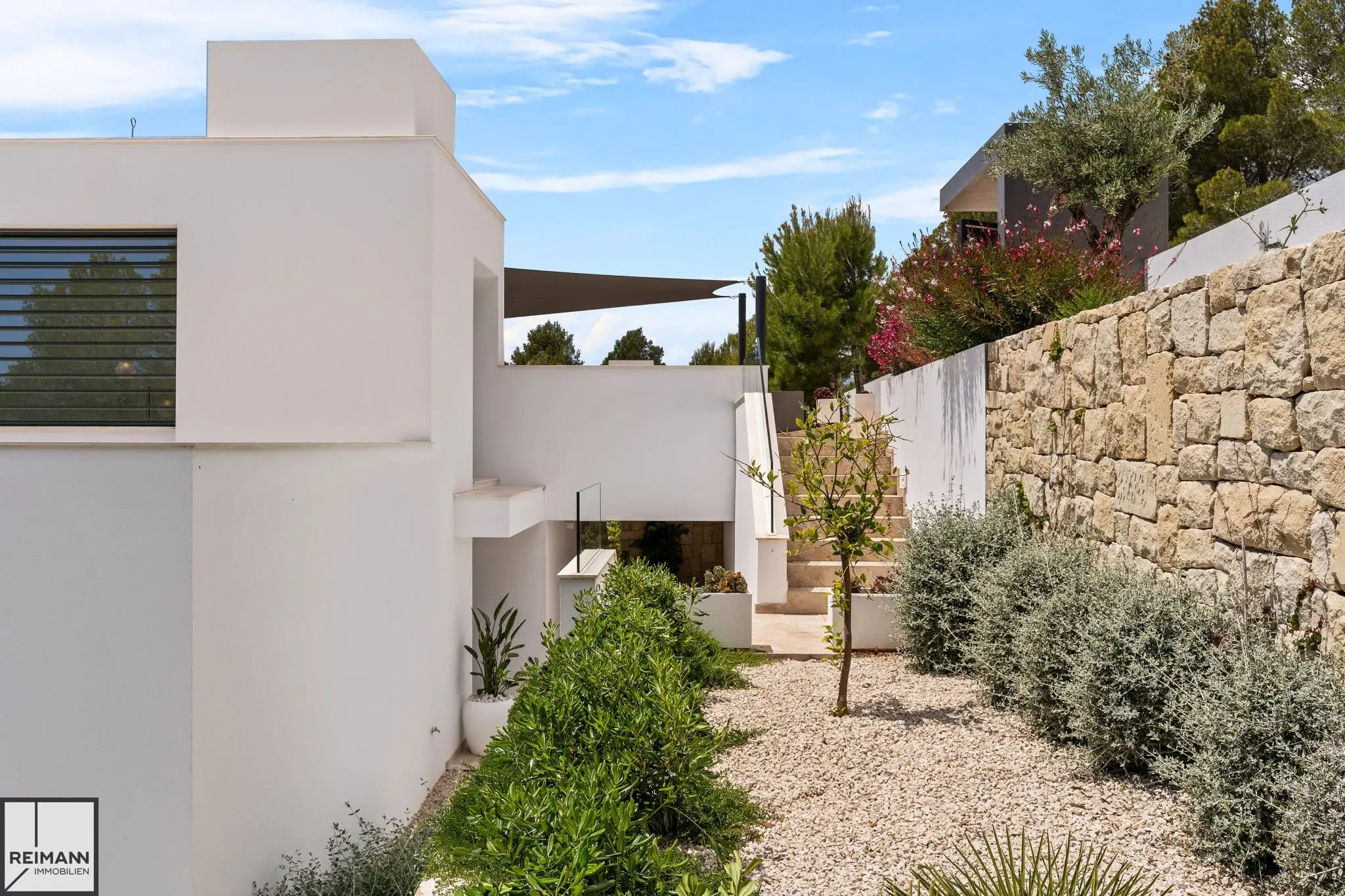 Neubau-Villa mit 4 Schlafzimmern in Altea an der Costa Blanca (Spanien)