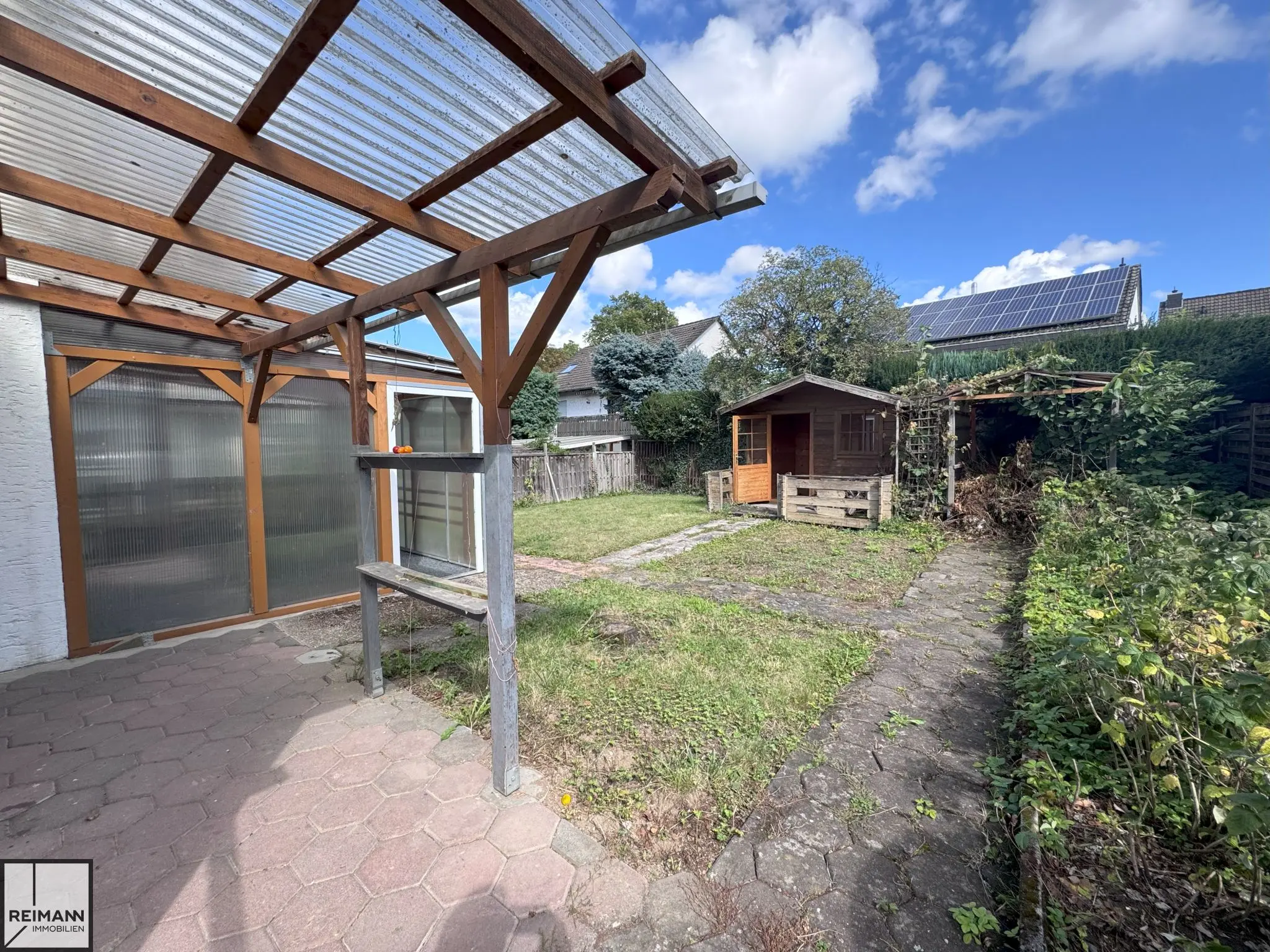 Gepflegte Doppelhaushälfte mit Garage und Garten in schöner Wohnlage von Neuwied-Oberbieber

