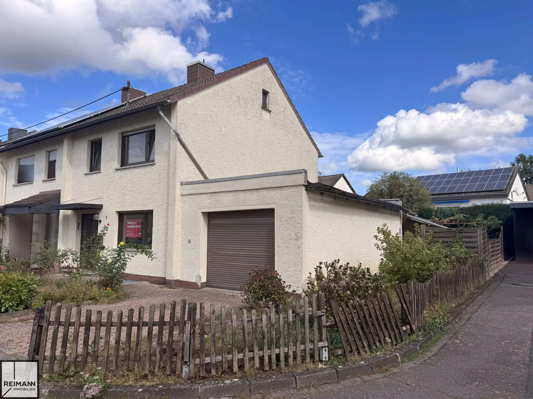 Gepflegte Doppelhaushälfte mit Garage und Garten in schöner Wohnlage von Neuwied-Oberbieber

