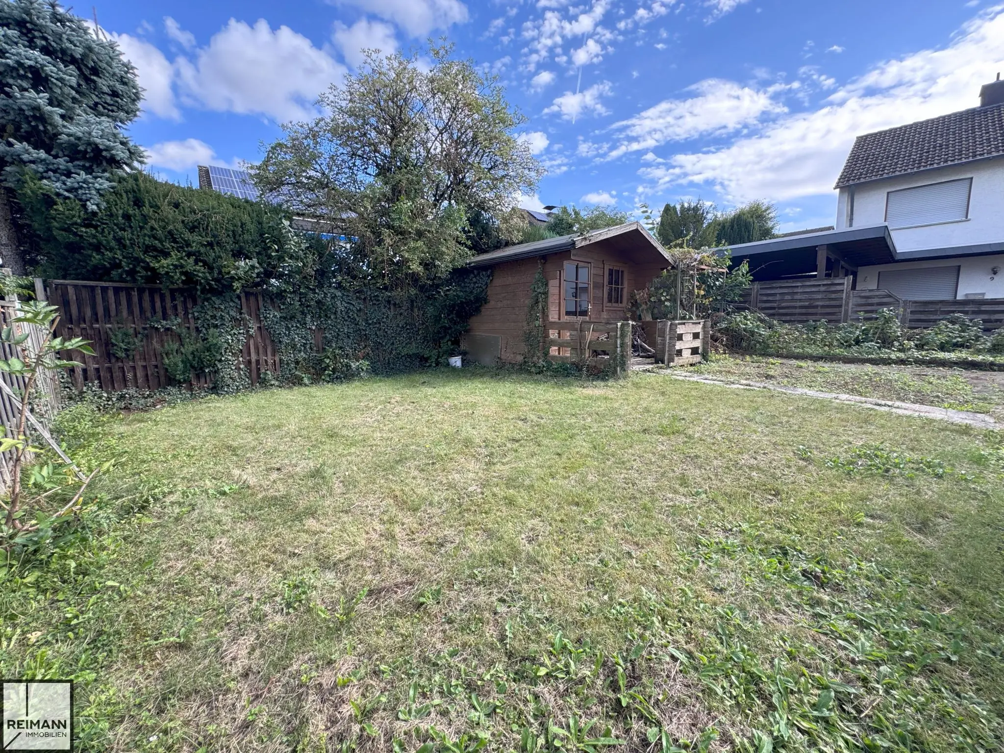 Gepflegte Doppelhaushälfte mit Garage und Garten in schöner Wohnlage von Neuwied-Oberbieber

