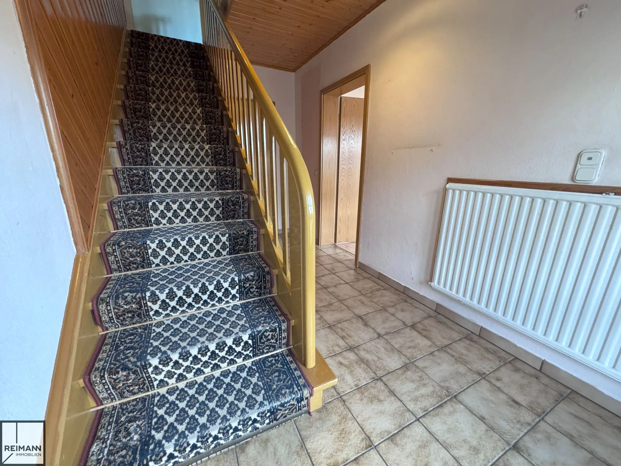 Gepflegte Doppelhaushälfte mit Garage und Garten in schöner Wohnlage von Neuwied-Oberbieber

