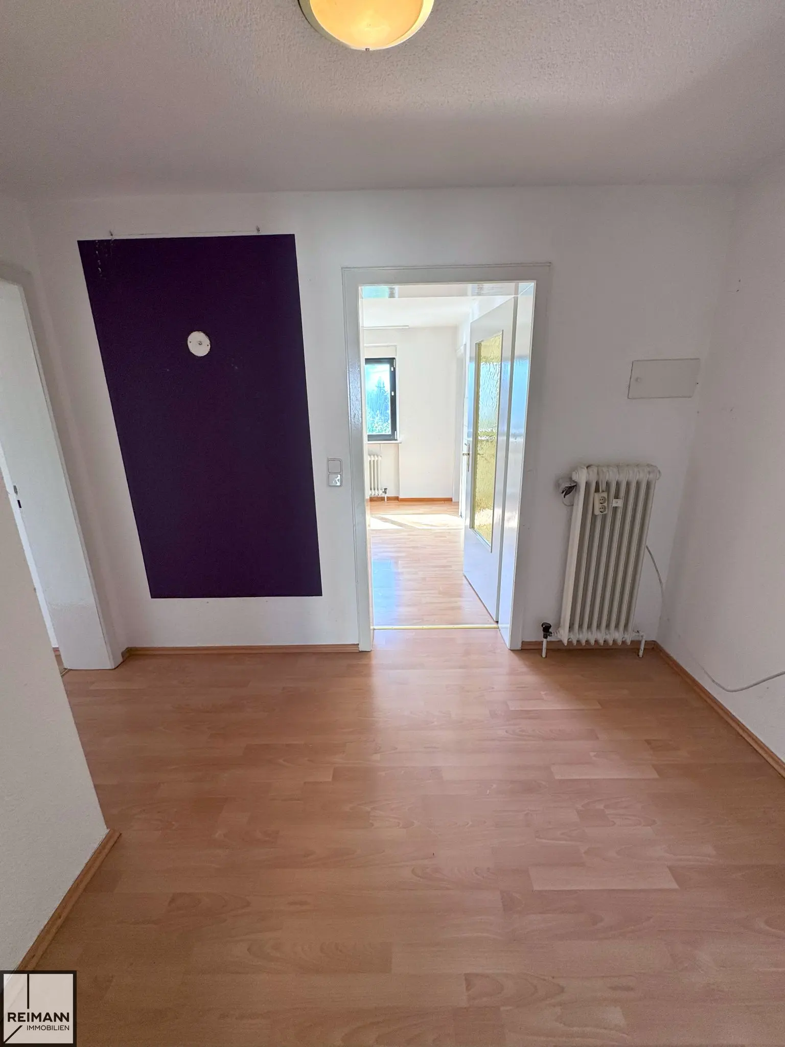 Zweifamilienhaus mit großem Garten und zusätzlichem Bauplatz