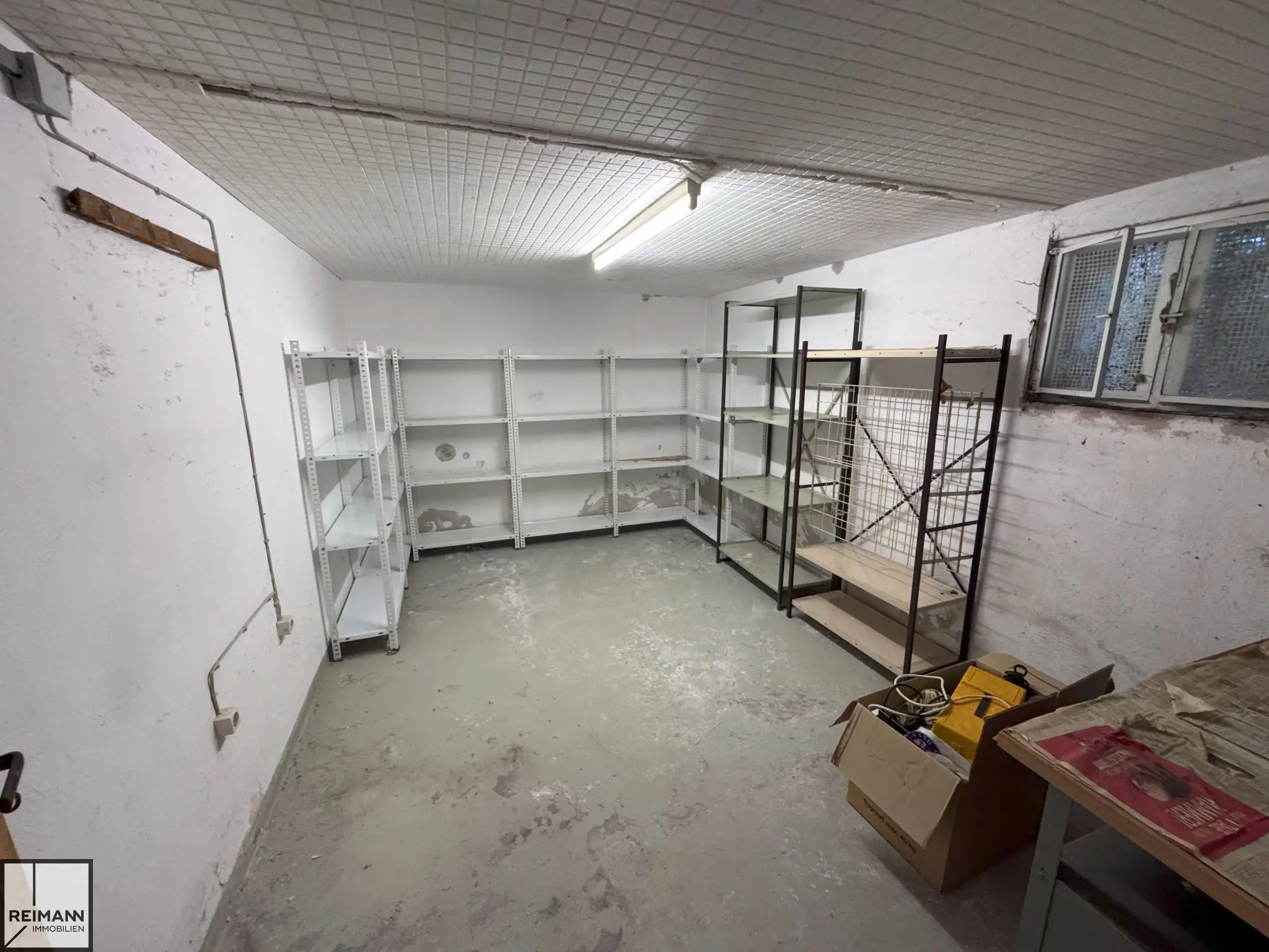 Zweifamilienhaus mit großem Garten und zusätzlichem Bauplatz