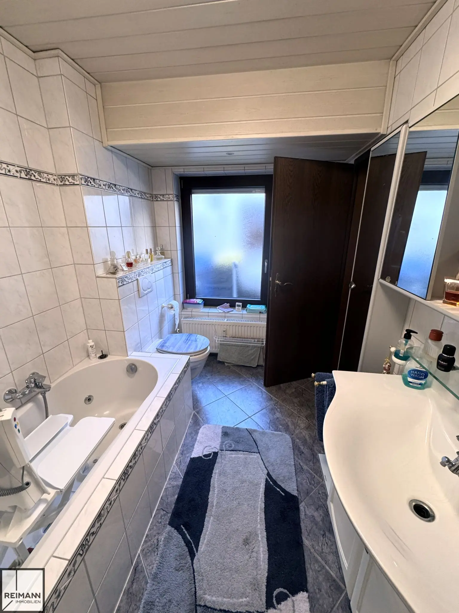 Schicke, ebenerdige Erdgeschoss-Eigentumswohnung mit separatem Eingang