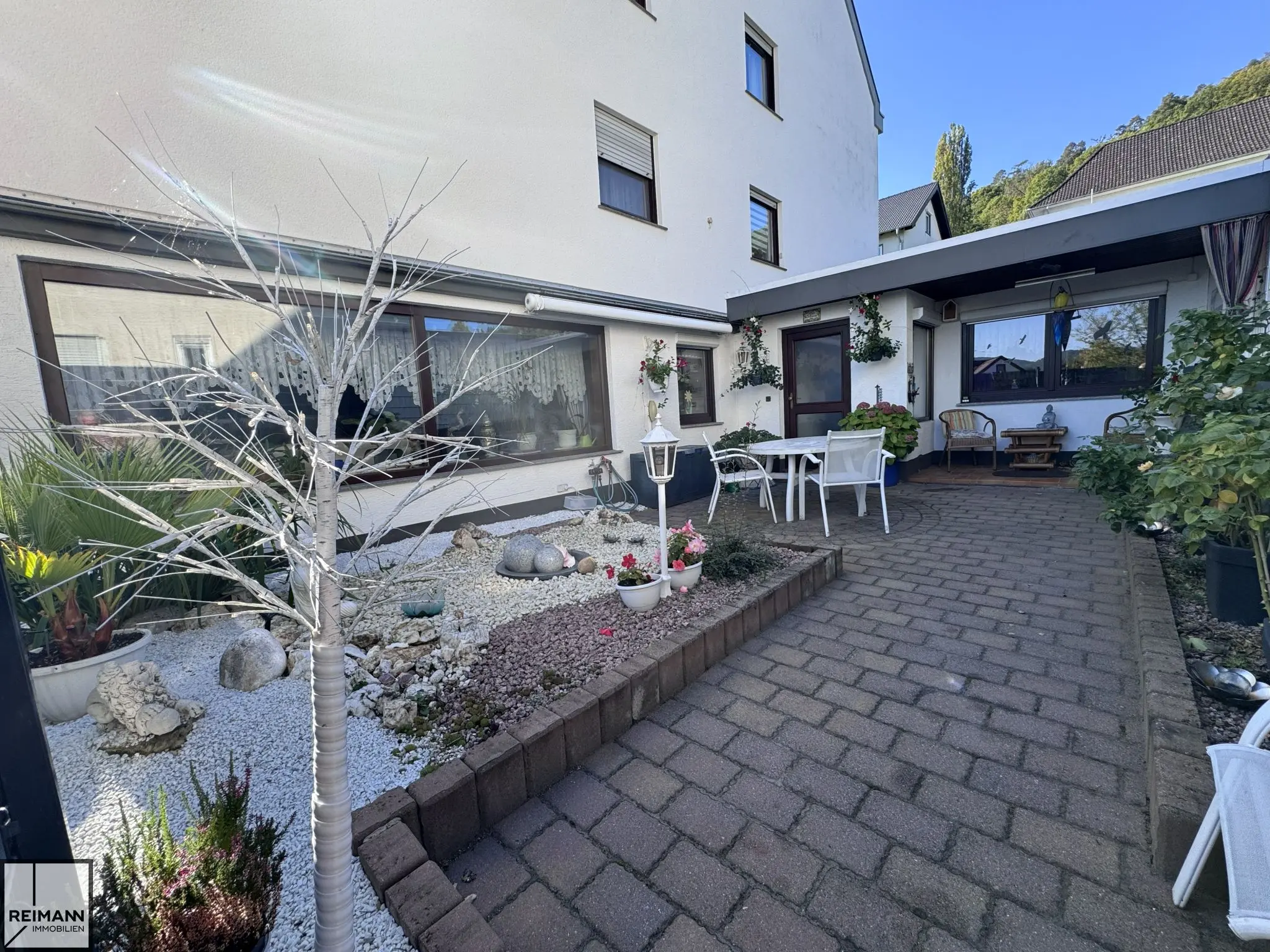 Schicke, ebenerdige Erdgeschoss-Eigentumswohnung mit separatem Eingang