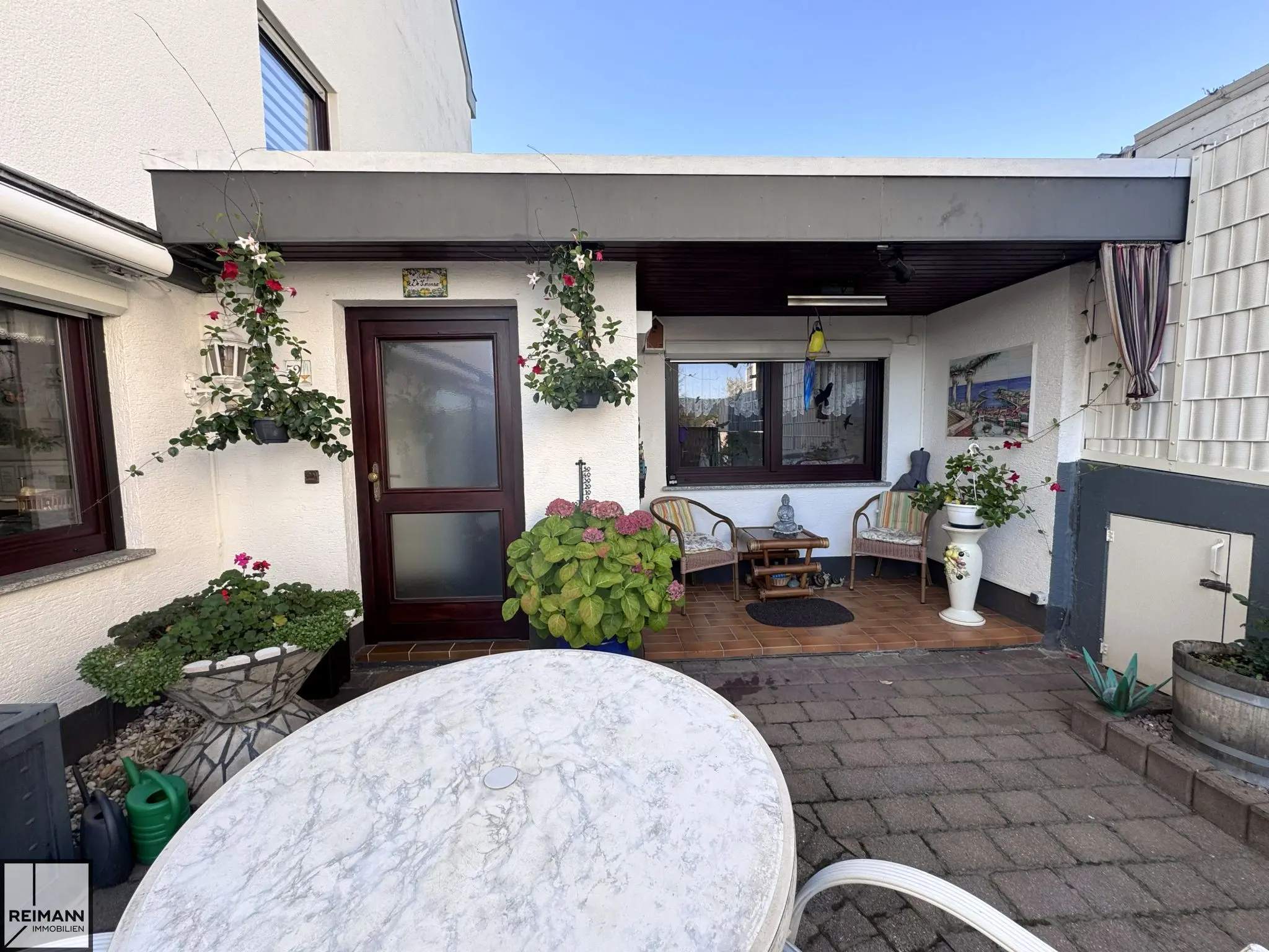 Schicke, ebenerdige Erdgeschoss-Eigentumswohnung mit separatem Eingang