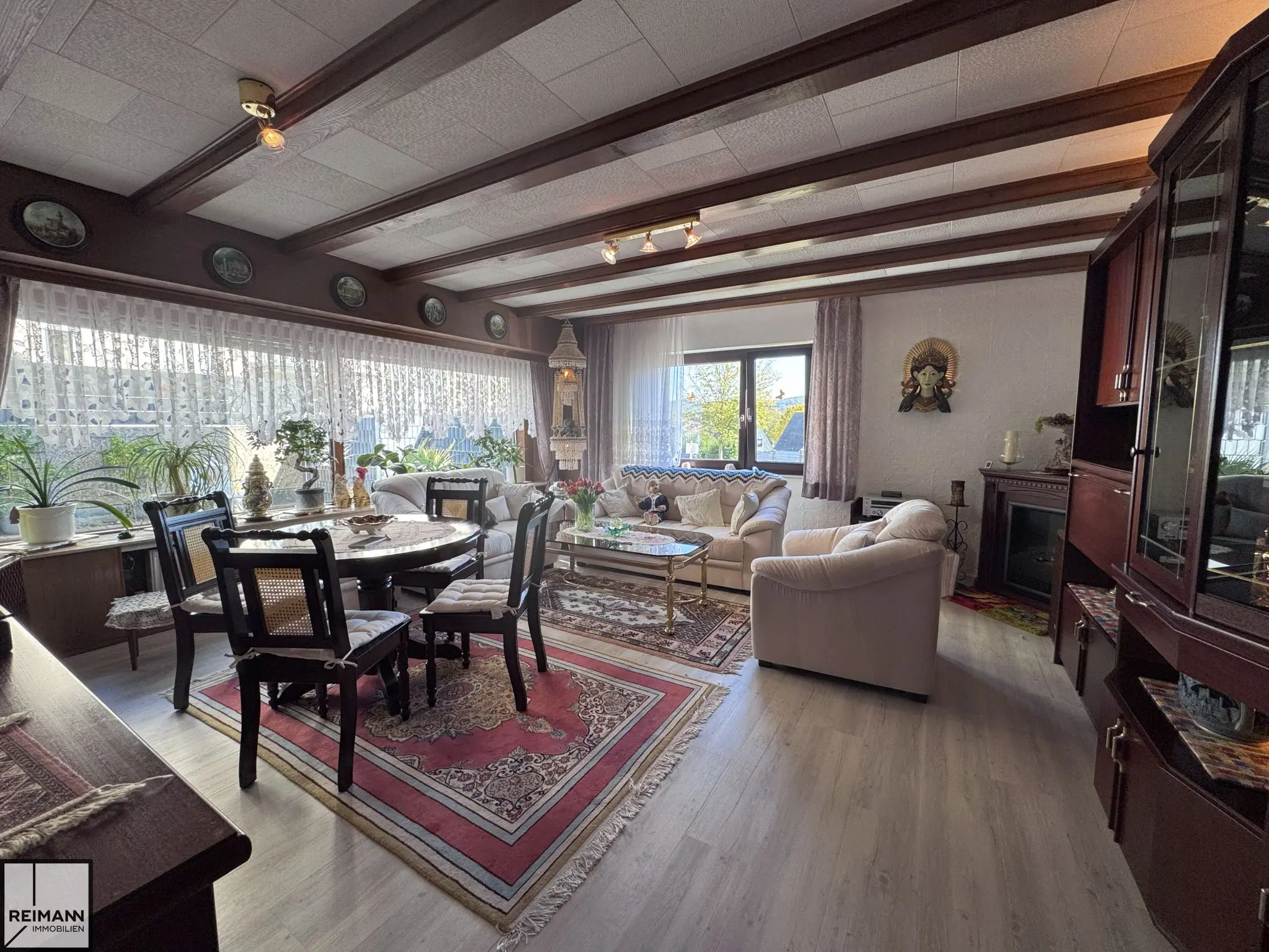 Schicke, ebenerdige Erdgeschoss-Eigentumswohnung mit separatem Eingang