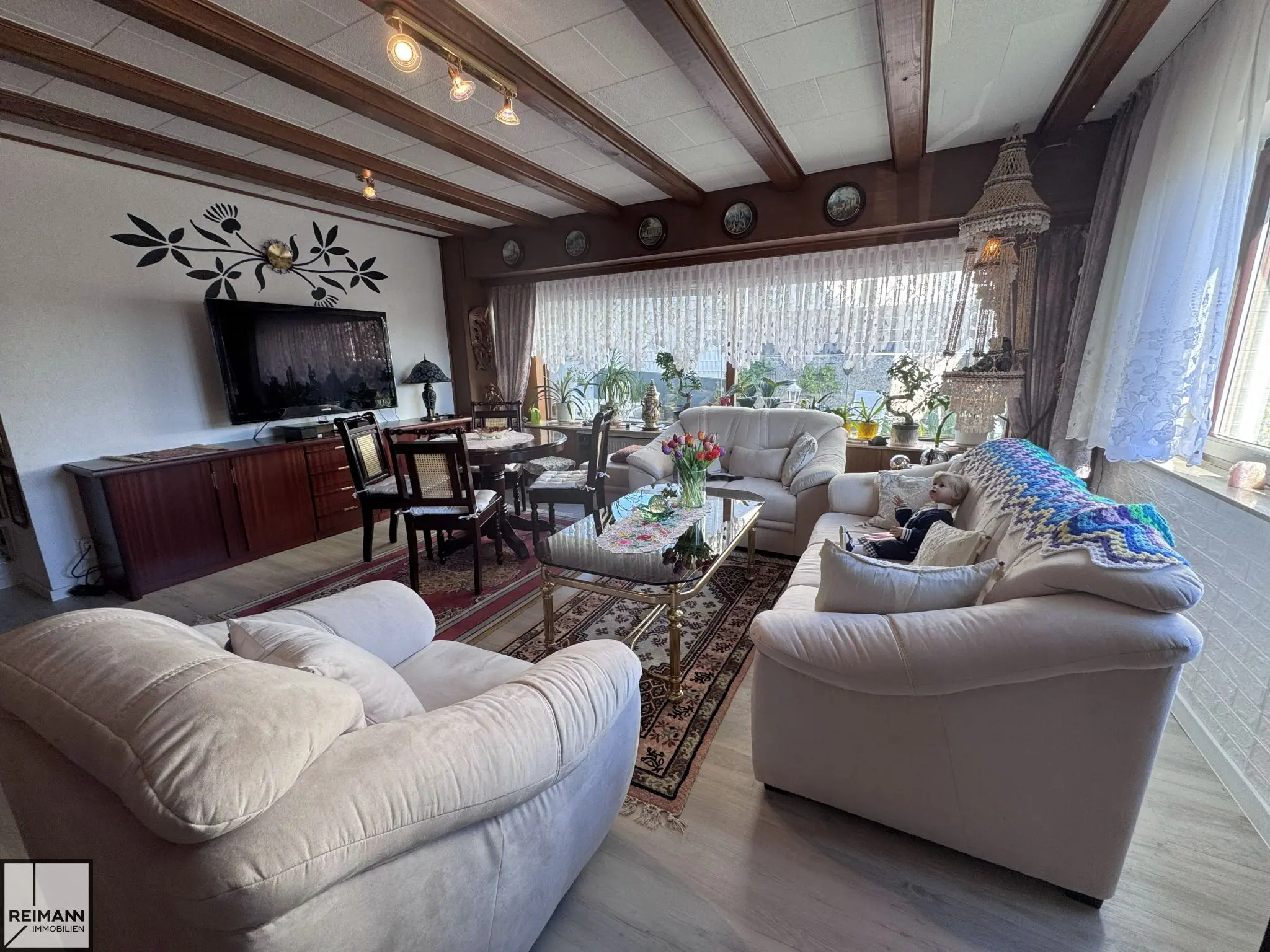 Schicke, ebenerdige Erdgeschoss-Eigentumswohnung mit separatem Eingang