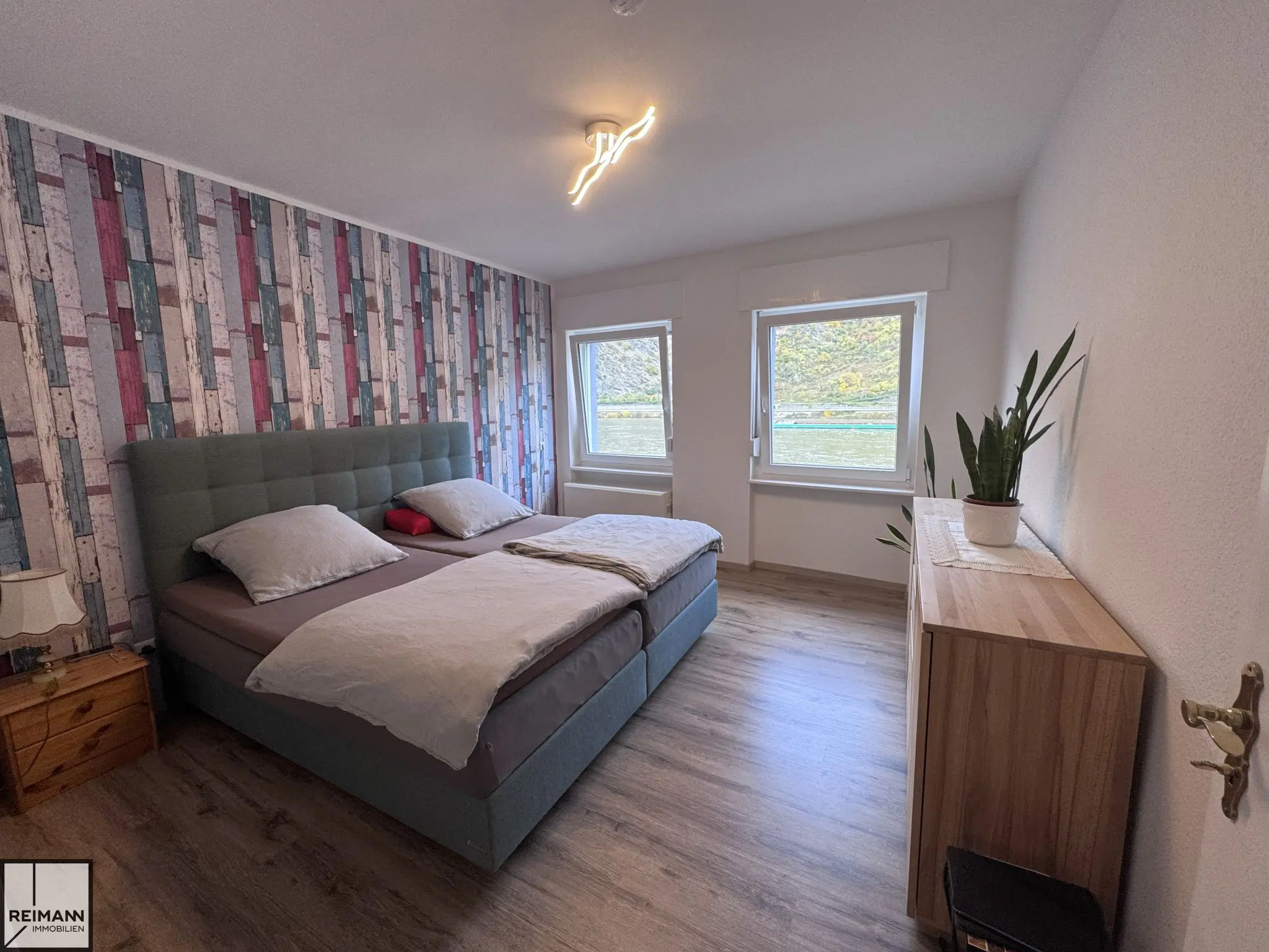 Familienfreundliches Wohnhaus mit viel Platz, Rheinblick & modernem Ausbau