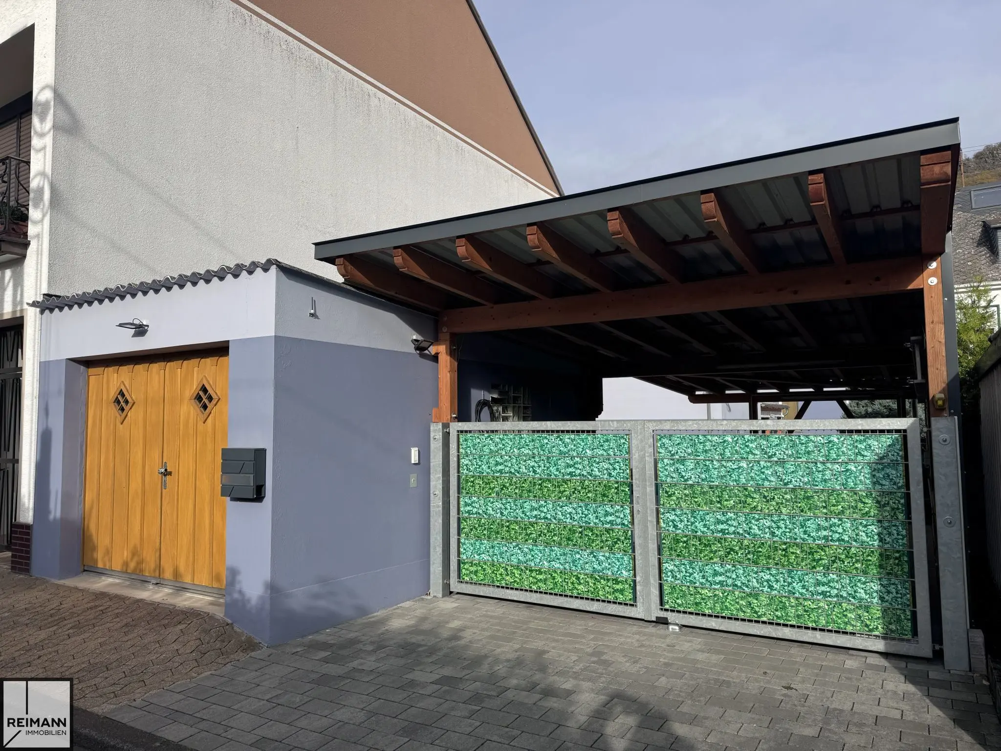 Familienfreundliches Wohnhaus mit viel Platz, Rheinblick & modernem Ausbau