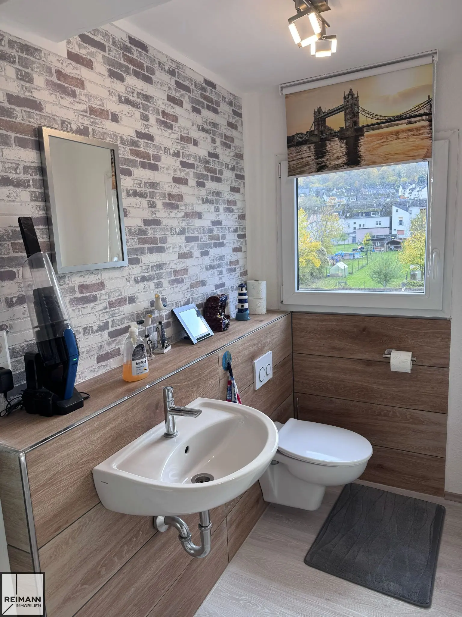 Familienfreundliches Wohnhaus mit viel Platz, Rheinblick & modernem Ausbau