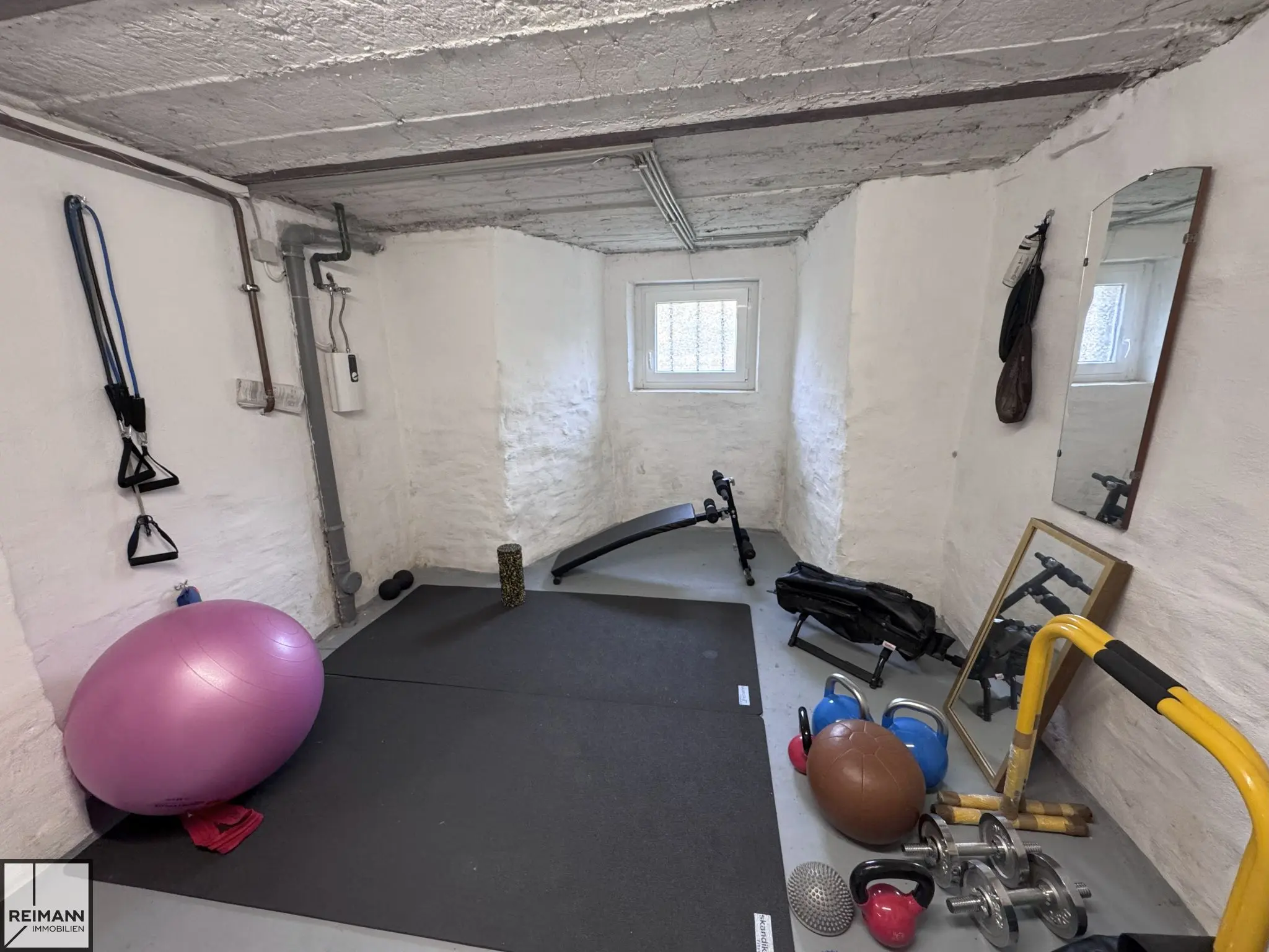 Familienfreundliches Wohnhaus mit viel Platz, Rheinblick & modernem Ausbau