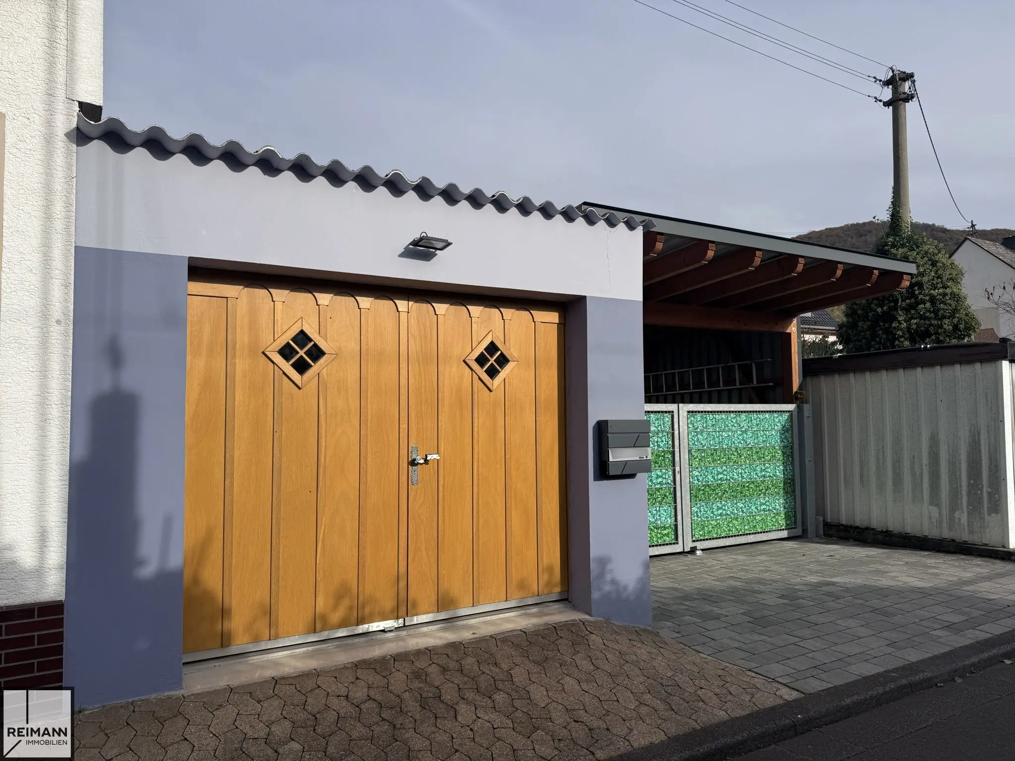 Familienfreundliches Wohnhaus mit viel Platz, Rheinblick & modernem Ausbau