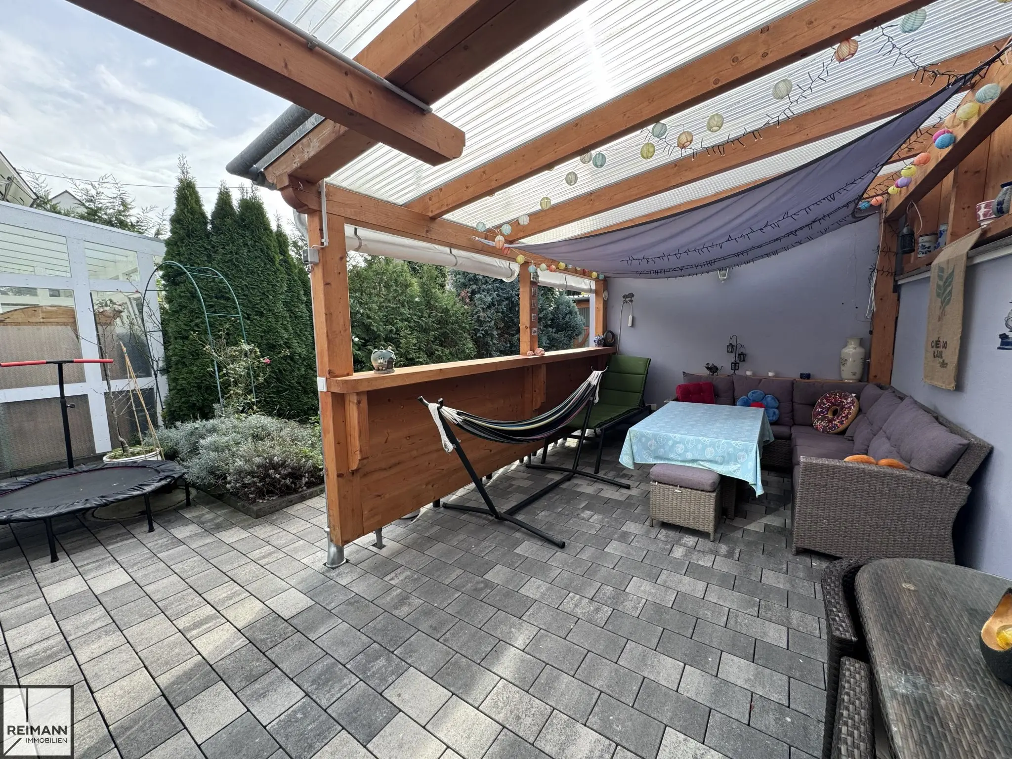 Familienfreundliches Wohnhaus mit viel Platz, Rheinblick & modernem Ausbau