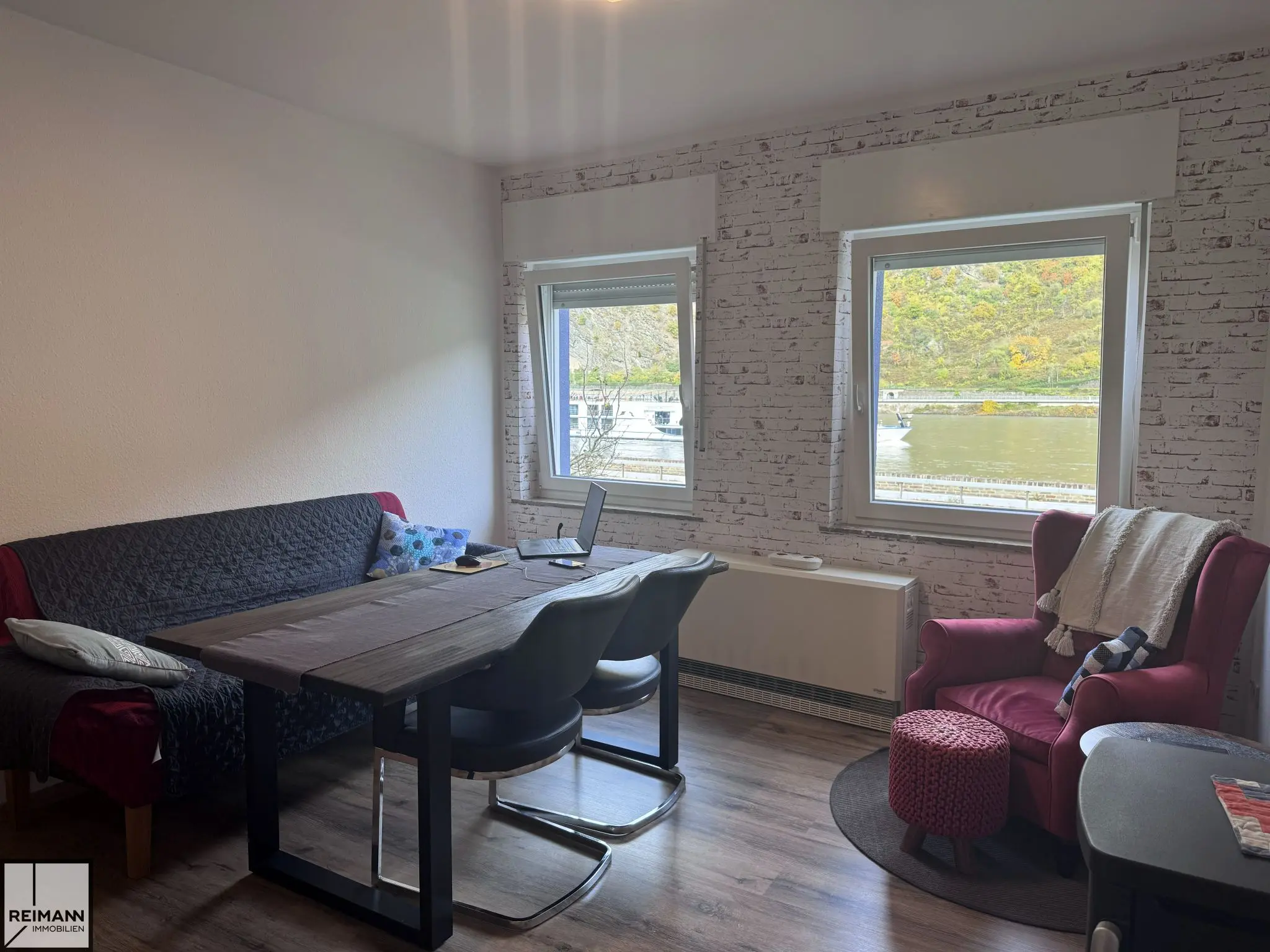 Familienfreundliches Wohnhaus mit viel Platz, Rheinblick & modernem Ausbau