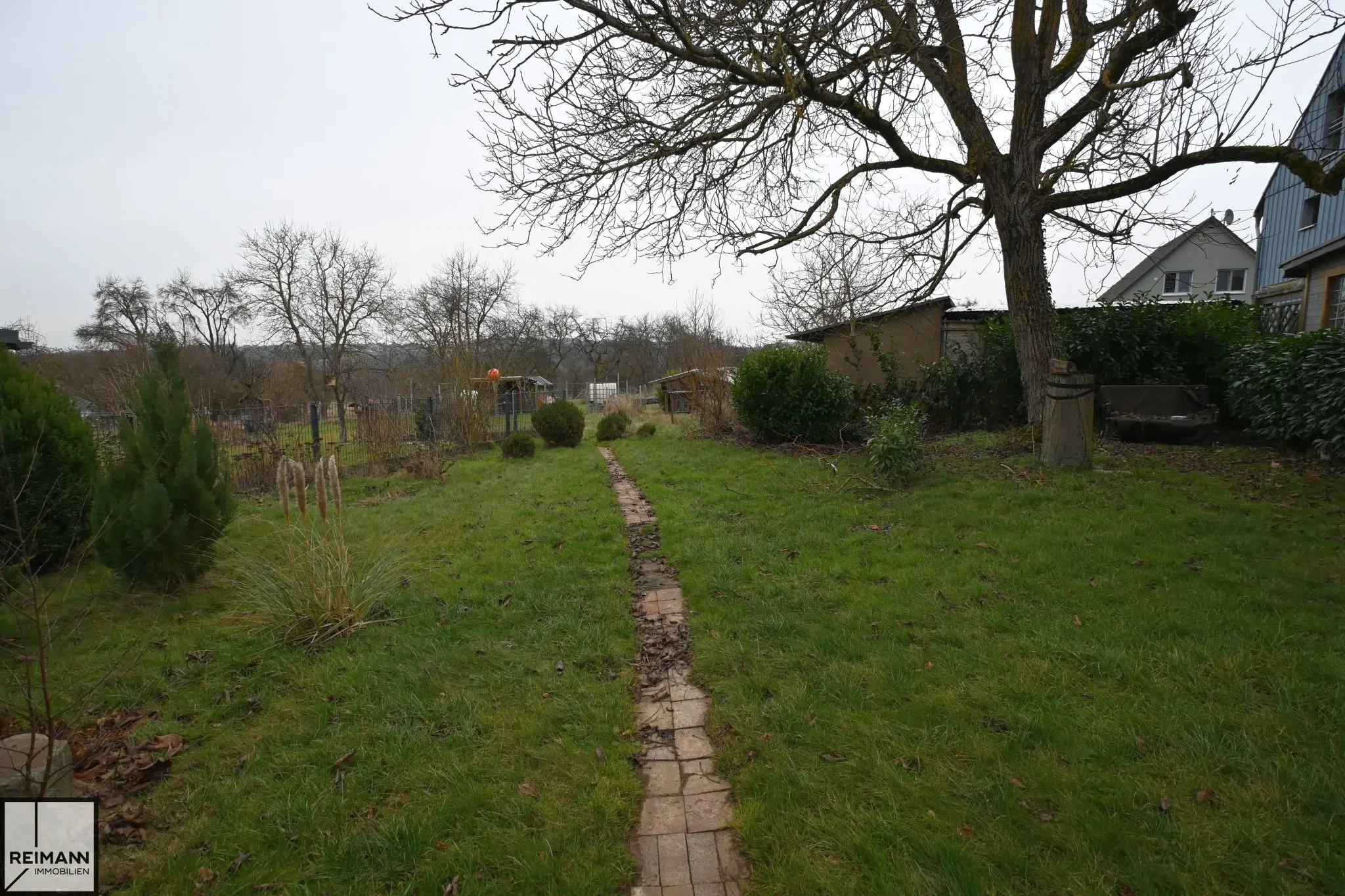 Charmantes Fachwerkhaus mit neuer Technik, Scheune und großem Garten