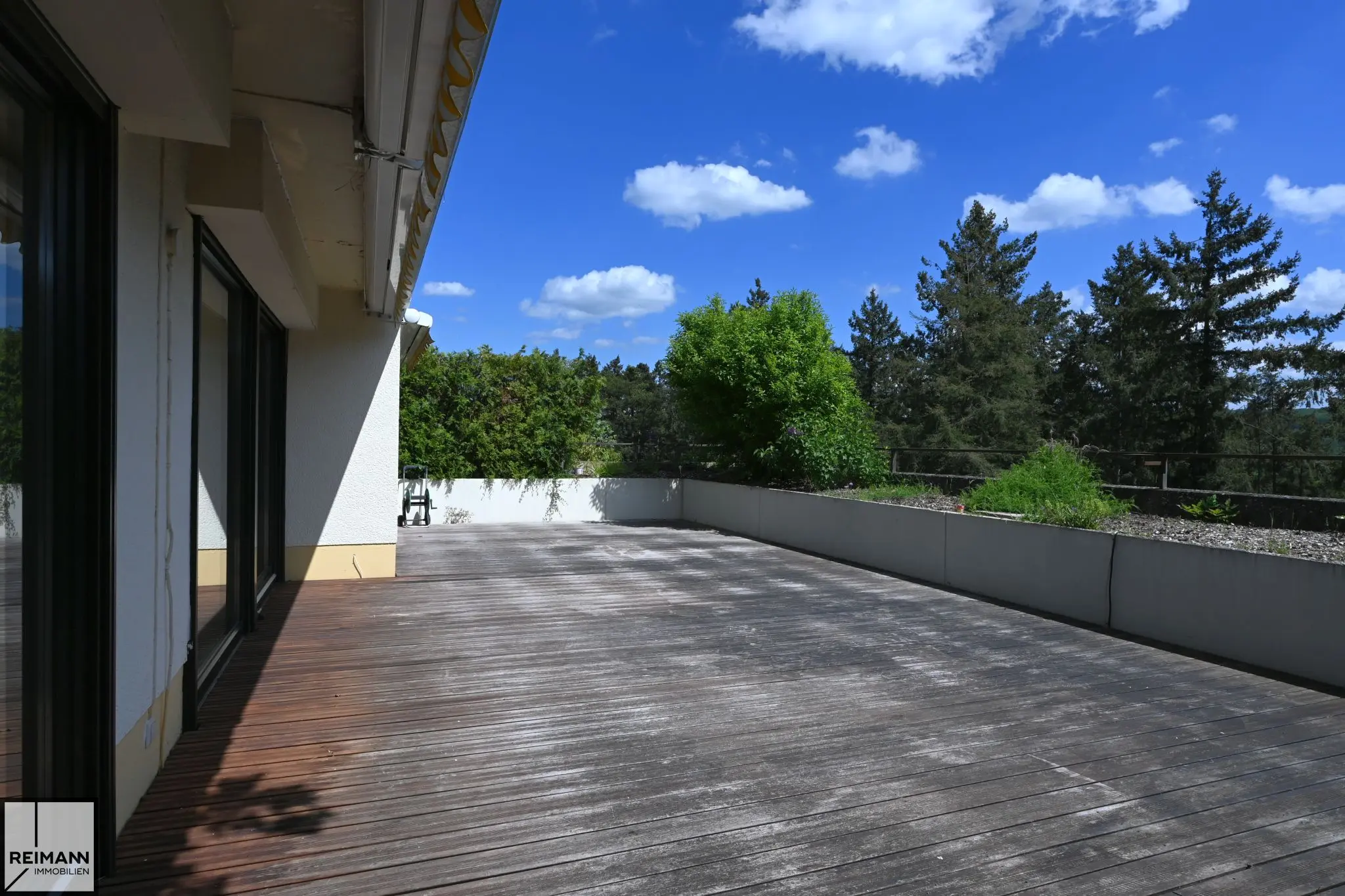 Elegantes Terrassenhaus mit
Garage in Oberlahnstein