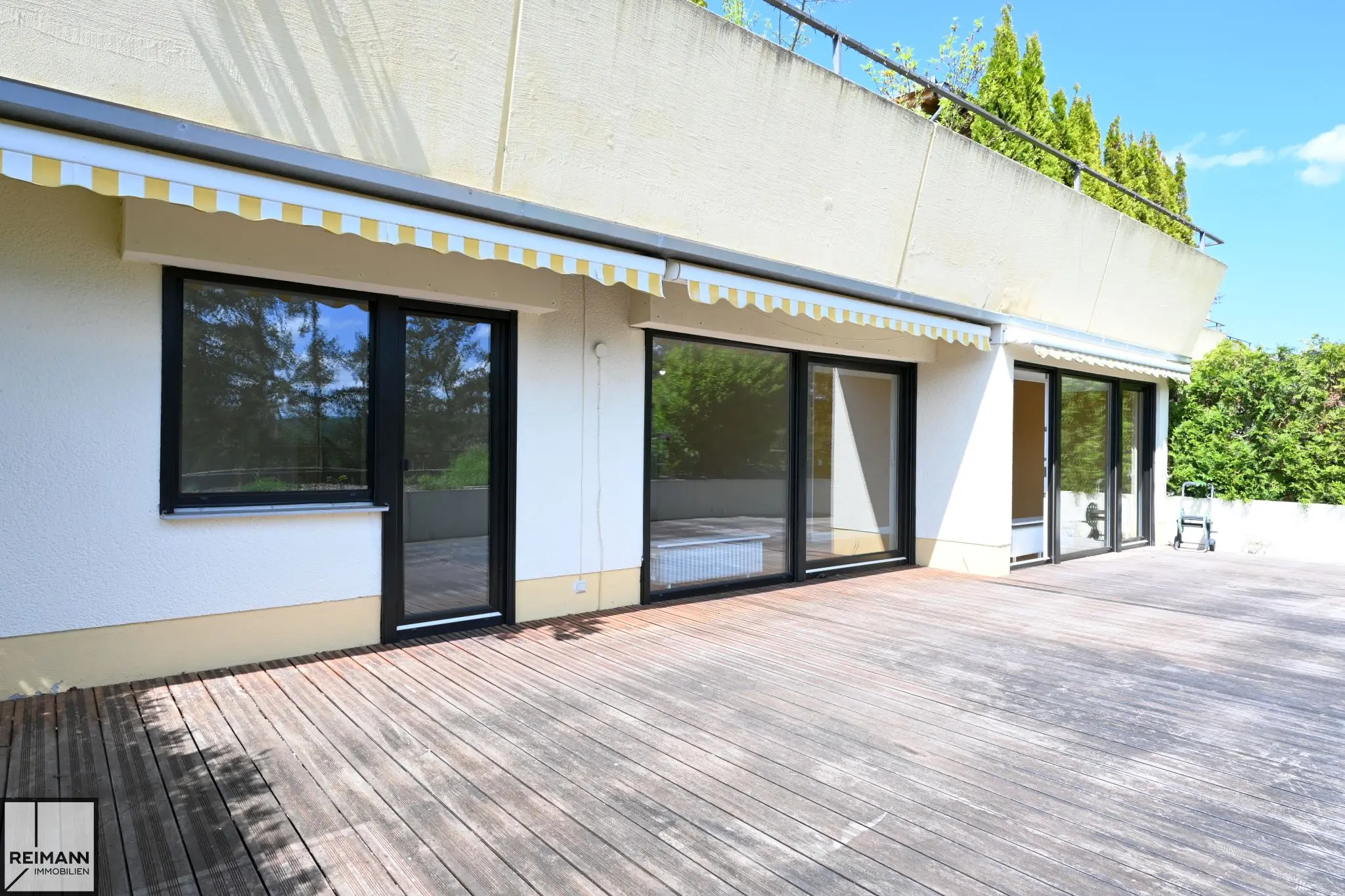 Elegantes Terrassenhaus mit
Garage in Oberlahnstein