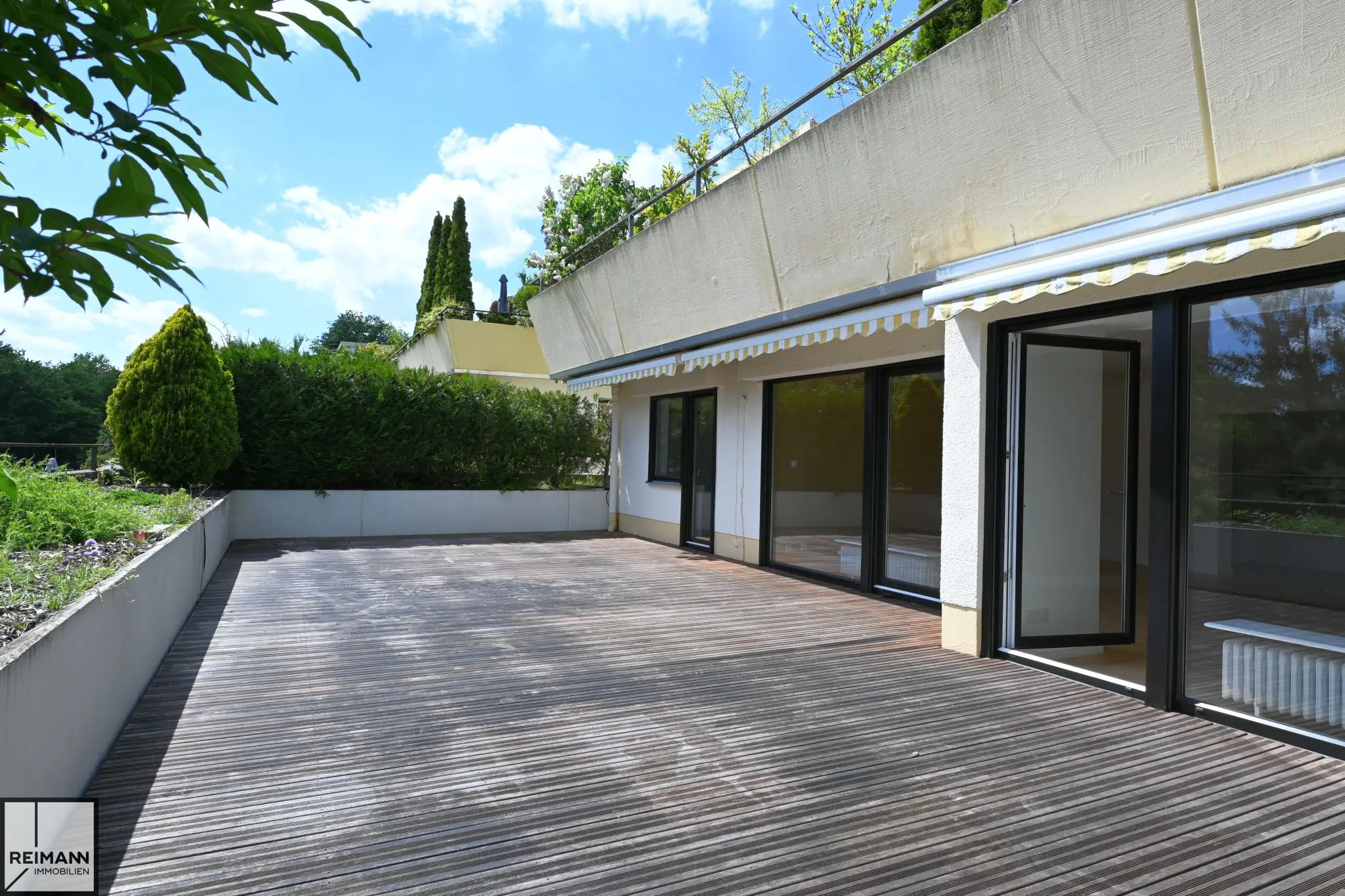 Elegantes Terrassenhaus mit
Garage in Oberlahnstein