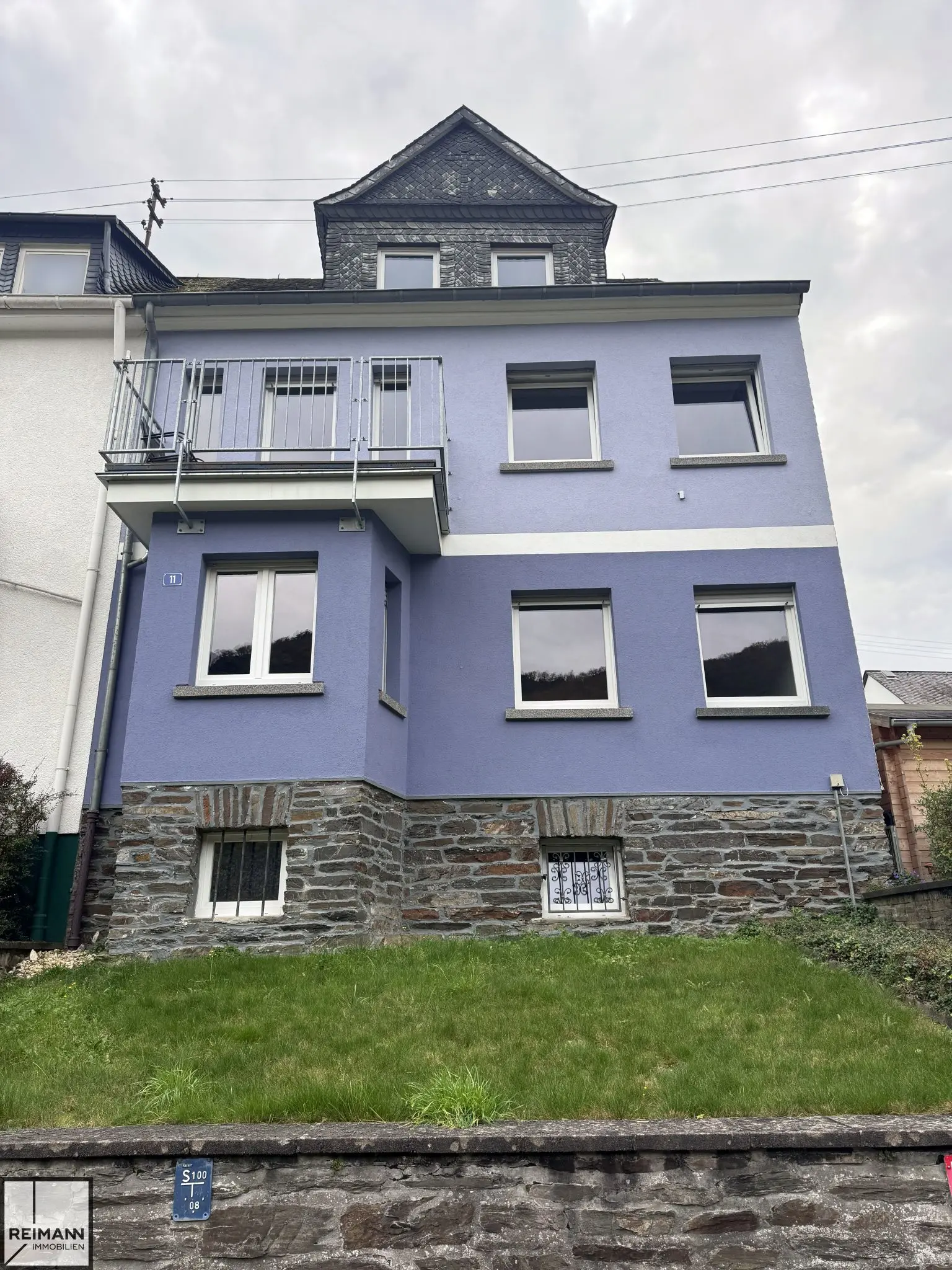 Familienfreundliches Wohnhaus mit viel Platz, Rheinblick & modernem Ausbau